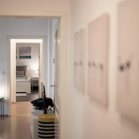 Grosse Altstadtwohnung Im Zentrum Mit Balkon - Super Lage Magdeburg