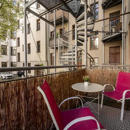 Grosse Altstadtwohnung Im Zentrum Mit Balkon - Super Lage Magdeburg