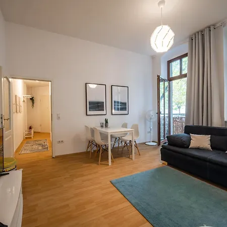 Grosse Altstadtwohnung Im Zentrum Mit Balkon - Super Lage *