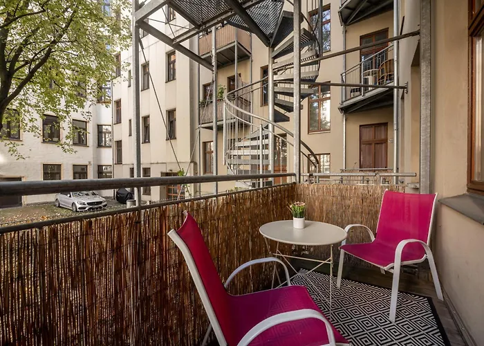 Grosse Altstadtwohnung Im Zentrum Mit Balkon - Super Lage Magdeburg