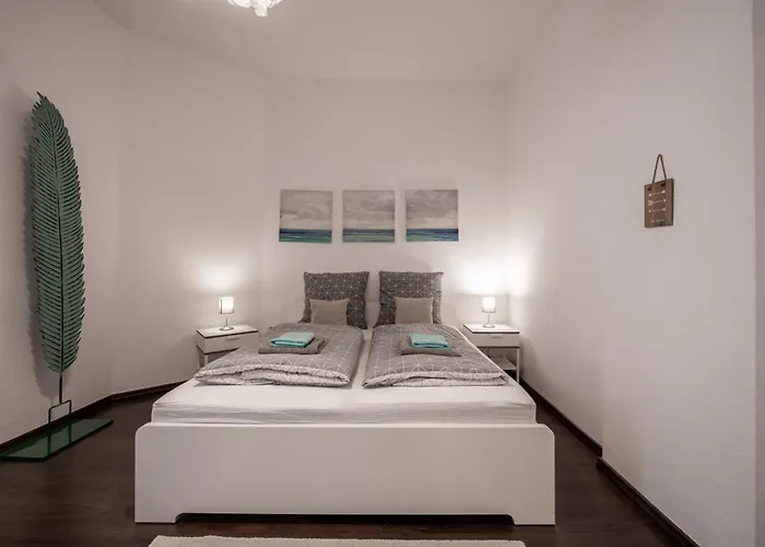 Grosse Altstadtwohnung Im Zentrum Mit Balkon - Super Lage * ماغديبورغ